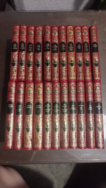 Lot de 22 livres Jules Verne reliés collector, éditions Famot 1979