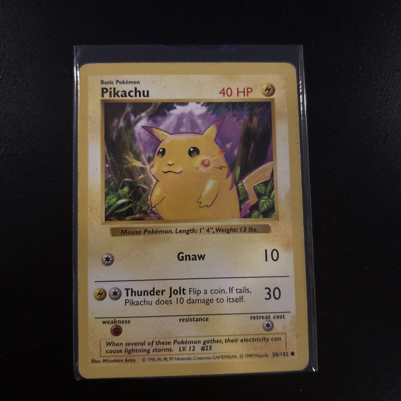 Pokémon TCG Guancia Rossa Pikachu 58/102
