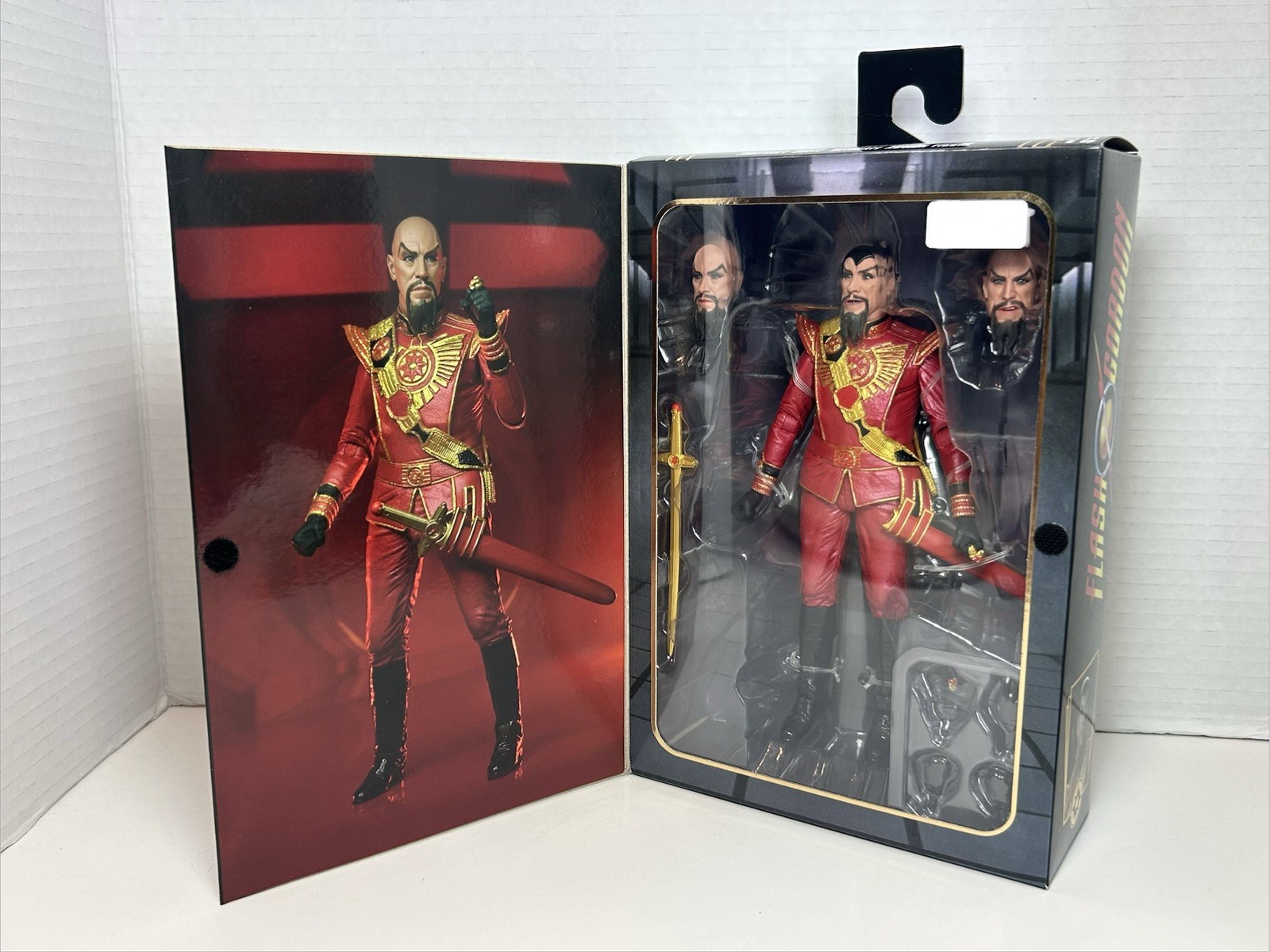 Modellino NECA Flash Gordon Ming The Merciless (Military Suit) Ultimate 7"