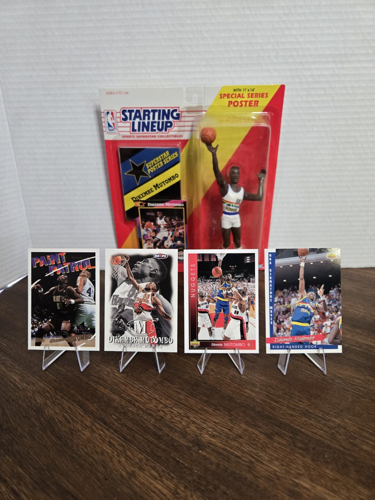 Figurina 92 DIKEMBE MUTOMBO Starting Lineup! SIGILLATO! + 4 CARTE OMAGGIO! CONDIZIONI OTTIME!!!