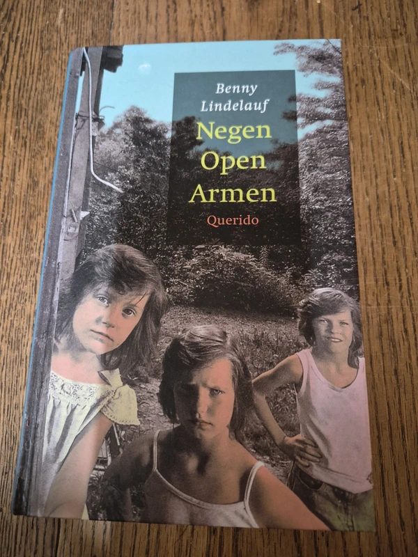 Negen open armen