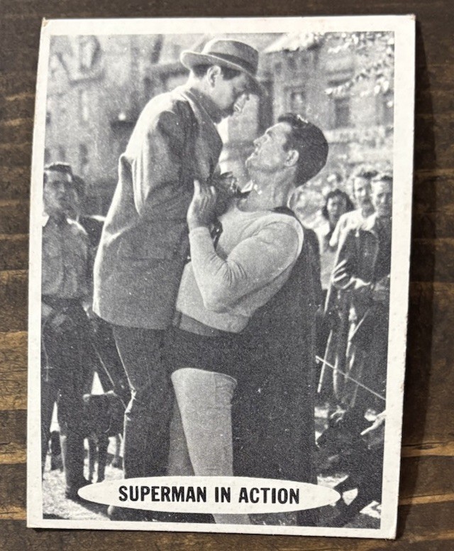 1966 TOPPS SUPERMAN #19 SUPERMAN IN AZIONE EX