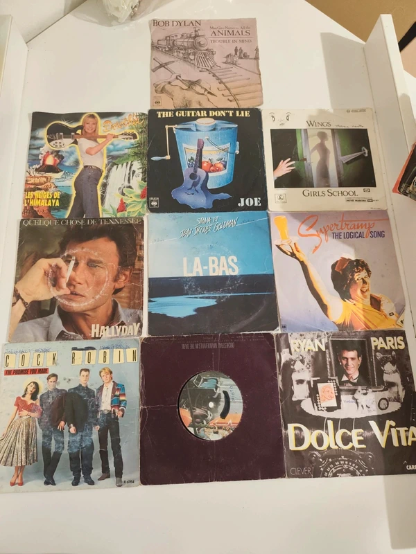 Lot de 10 vinyles 45 tours