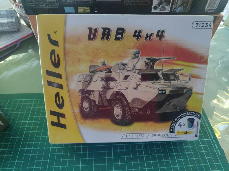 VAB 4X4, Heller 1/72