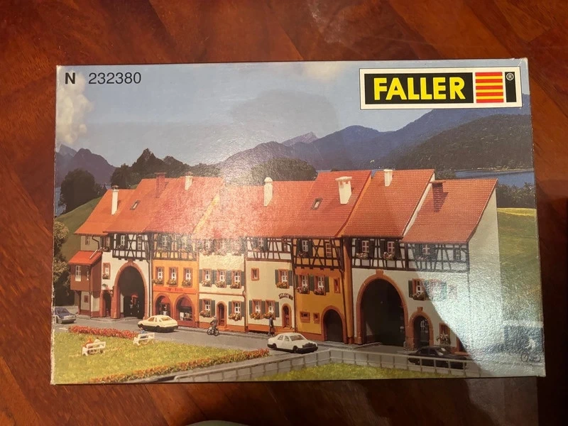Faller N 232380 – 6 Reliefhäuser
