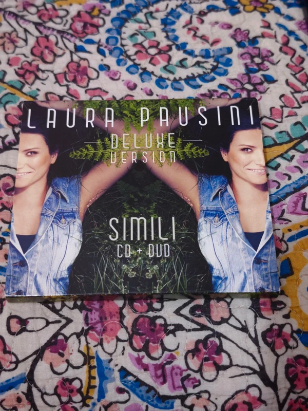 Laura Pausini Simili Deluxe