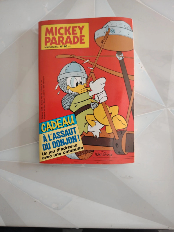 Mickey parade numéro 90