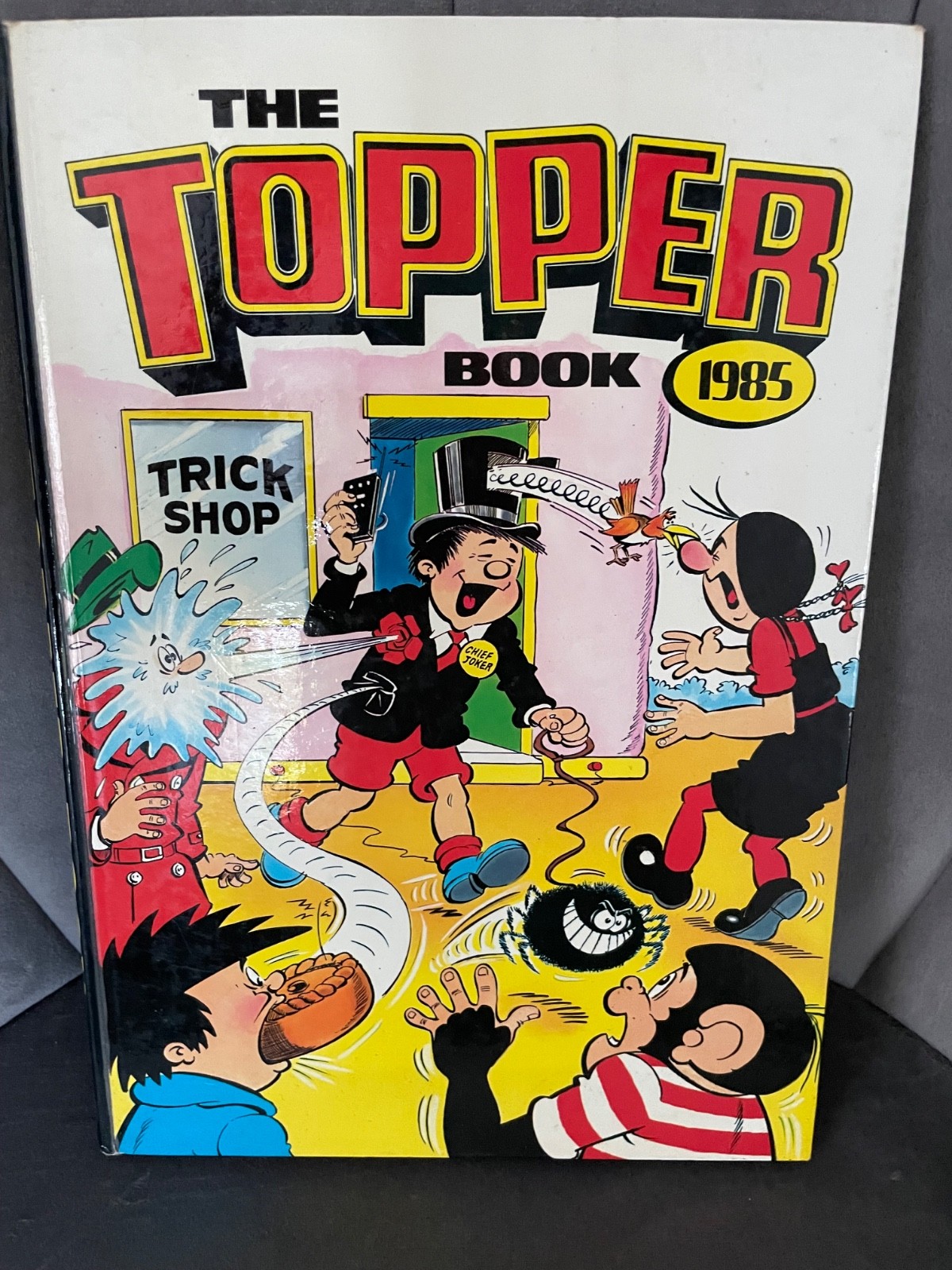 VINTAGE 1985 TOPPER BOOK ANNUAL