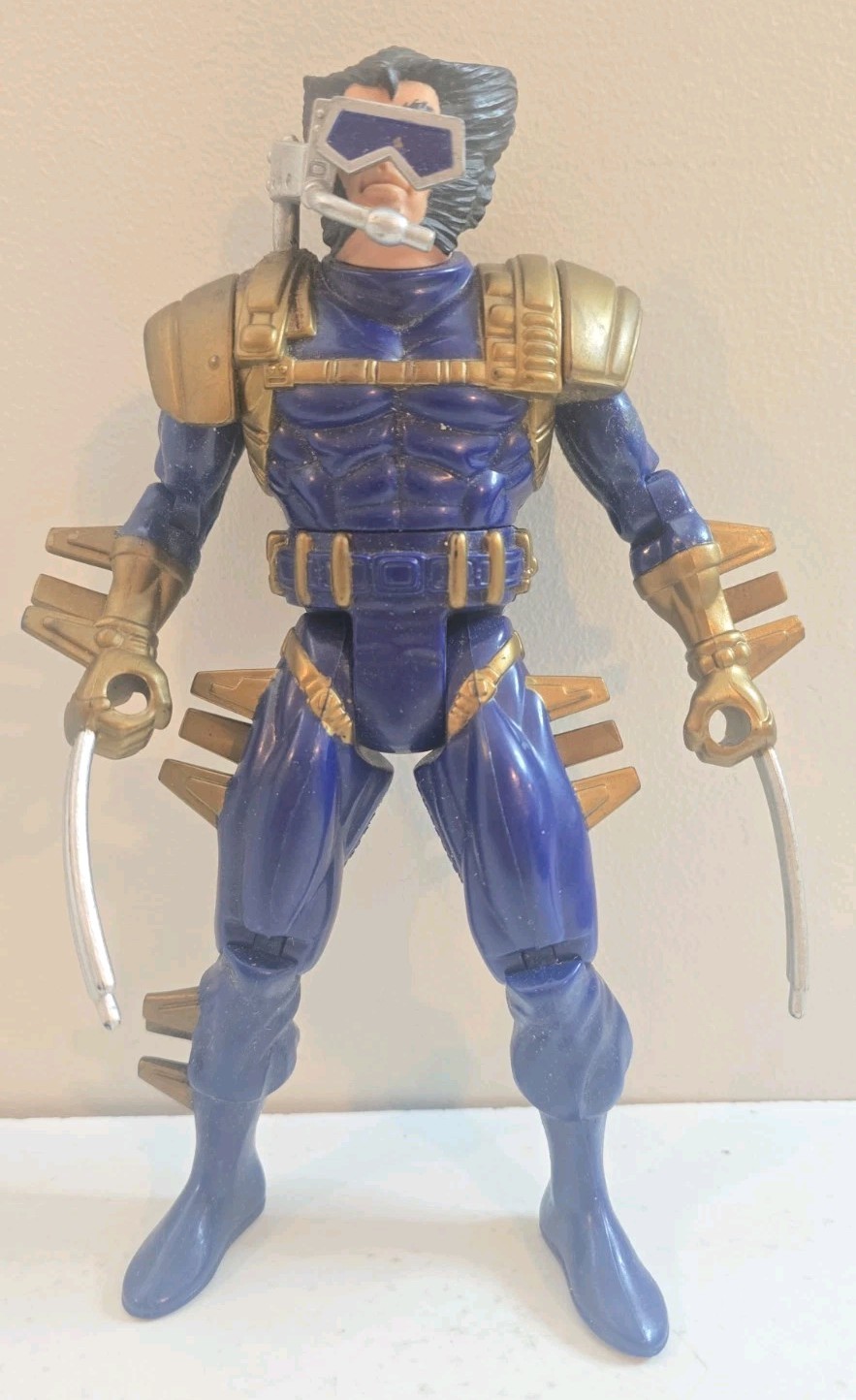 Vintage 1994 Toy Biz Marvel X-Men Spy Wolverine Action Figure with Mask 10" Tall