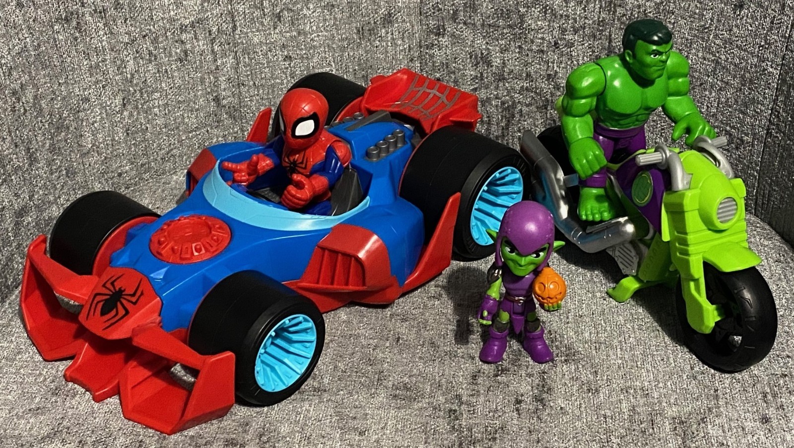 Marvel Superheroes Vehicles & Figures Bundle - Hulk, Spider Man & Green Goblin