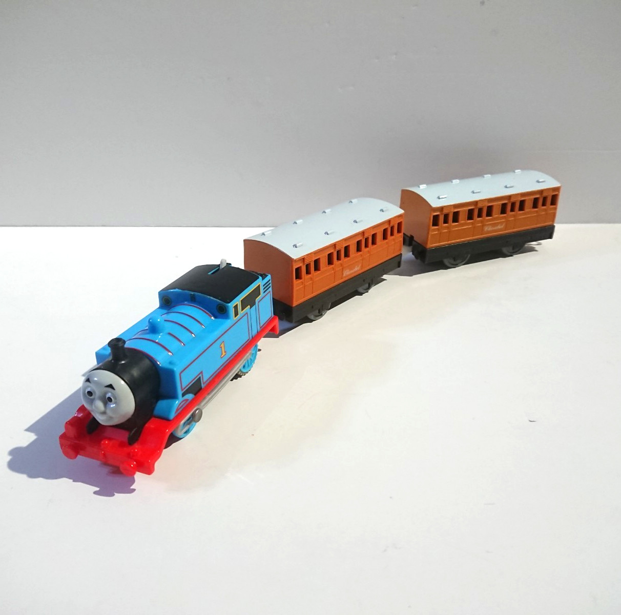 Treno Tomy Trackmaster - Carrozze Thomas & Clarabel - testato e funzionante