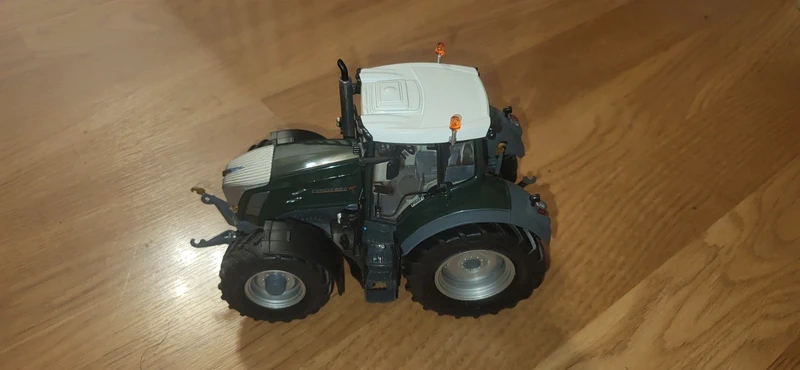 Fendt 828 Tannengrün ( vert sapin )