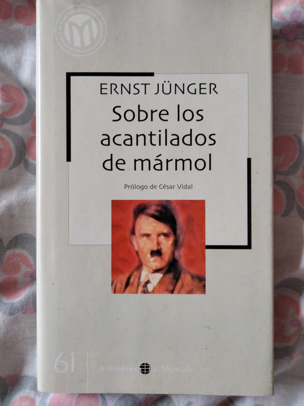 Sobre los acantilados de mármol