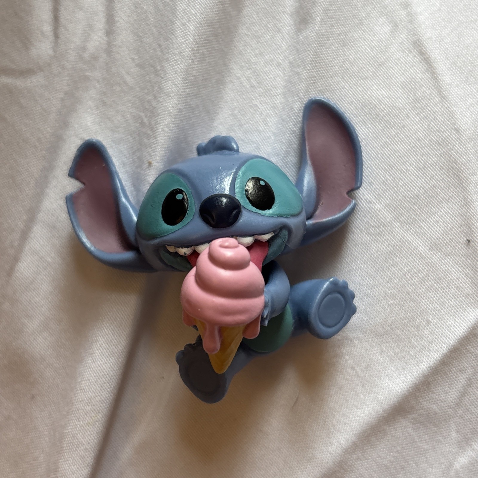 Disney Stitch Feed Me Series Collectable Mini Figure Series 1 Ice Cream