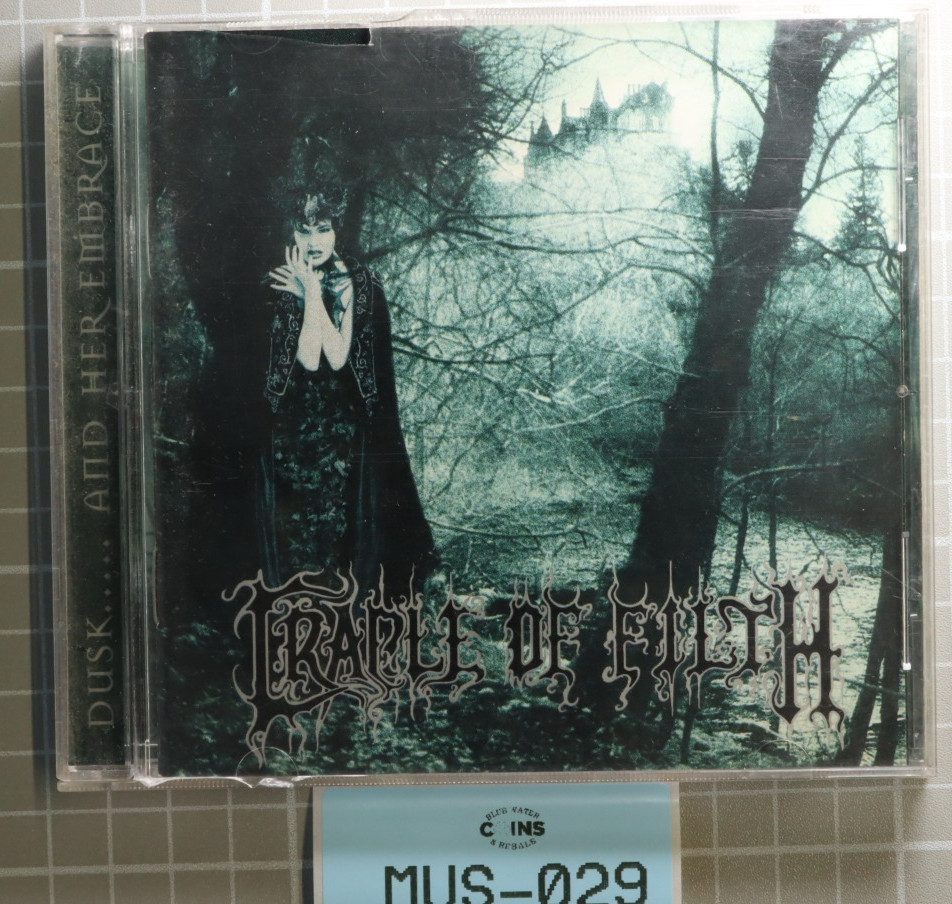 Dusk and Her Embrace by Cradle of Filth (CD, Aug-1997, Fierce) MUSIC 029