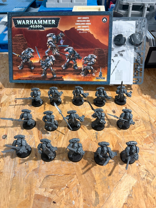 Warhammer 40k 20 chevalier gris (5 neuf )