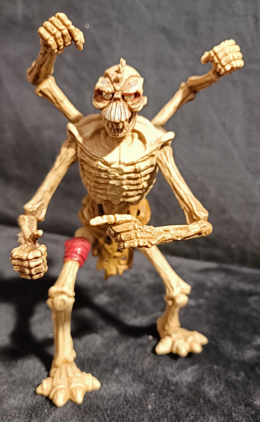 Playmates Toys Aracula Skeleton Warriors 1994 Action Figure 
