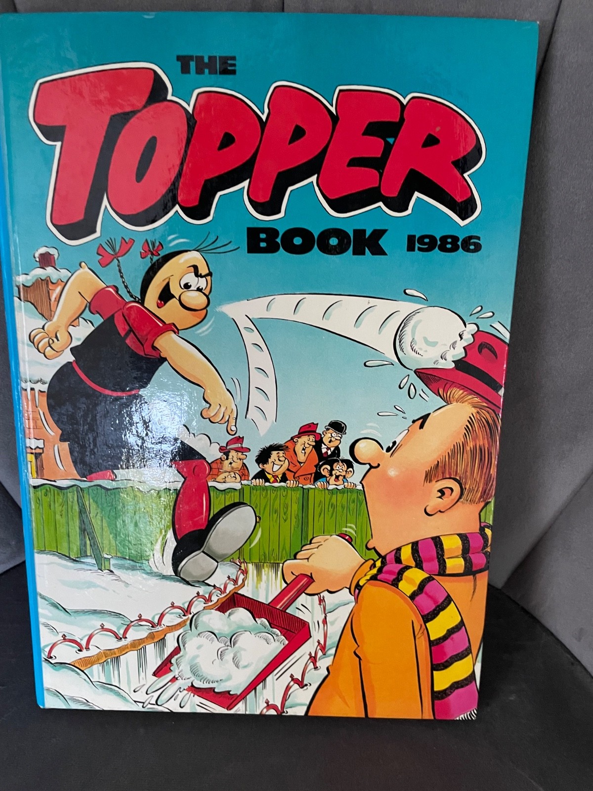 The Topper Book 1986, a vintage hardback annual based on The Topper comic.