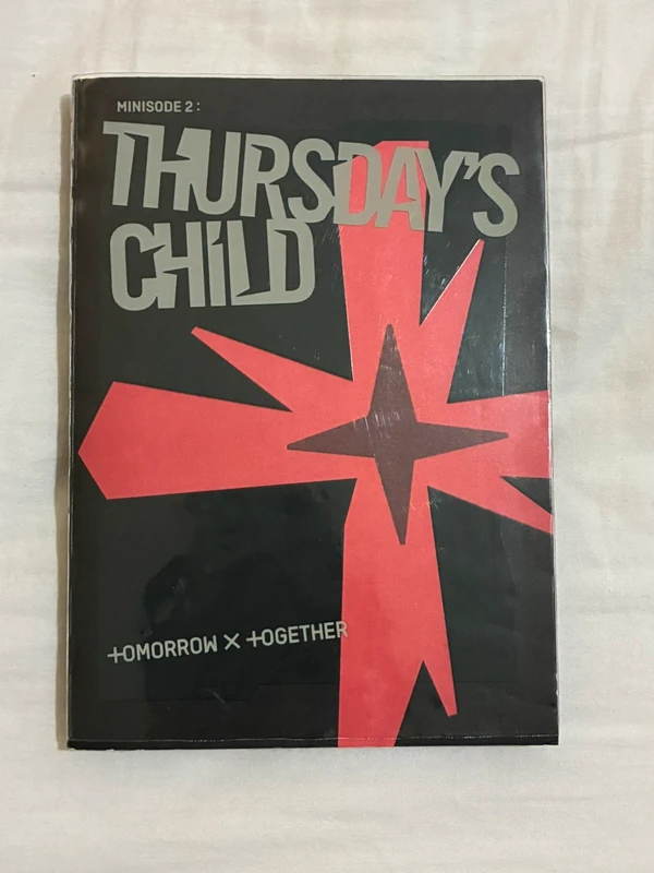 TXT - album musical minisode 2 : Thursday’s Child (Version Mess, couverture noir)