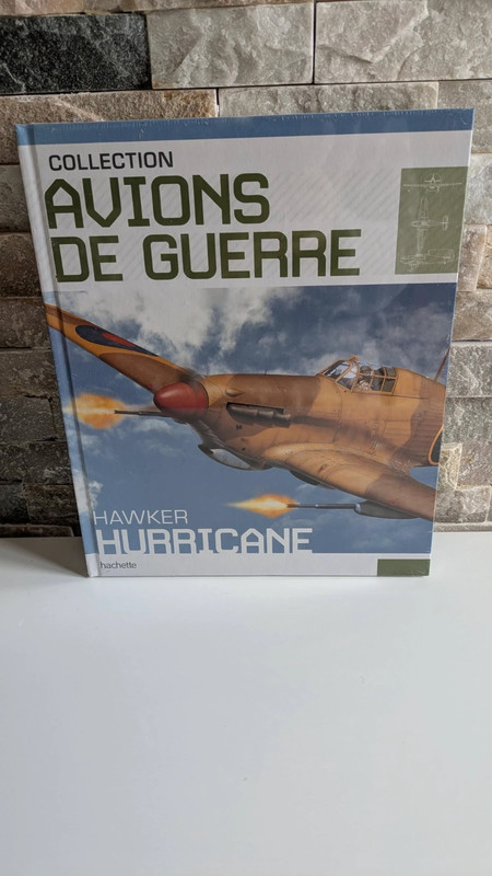 Livre collection d'avions de guerre Hawker Hurricane neuf