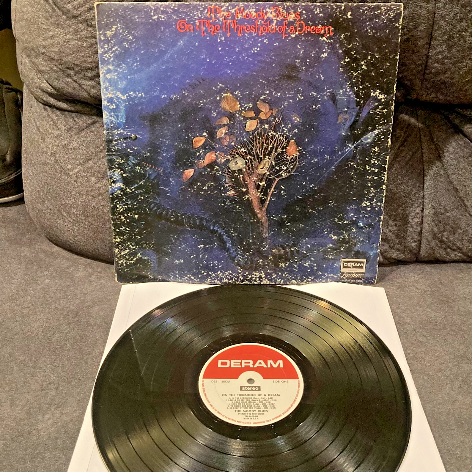 Moody Blues On The Threshold of A Dream vinyl LP VG gatefold booklet DES-18025