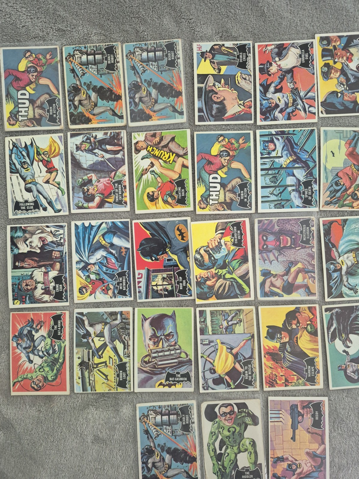 Carte Batman Topps 1966 vintage - nere, rosse, blu, lotto di 76 carte 