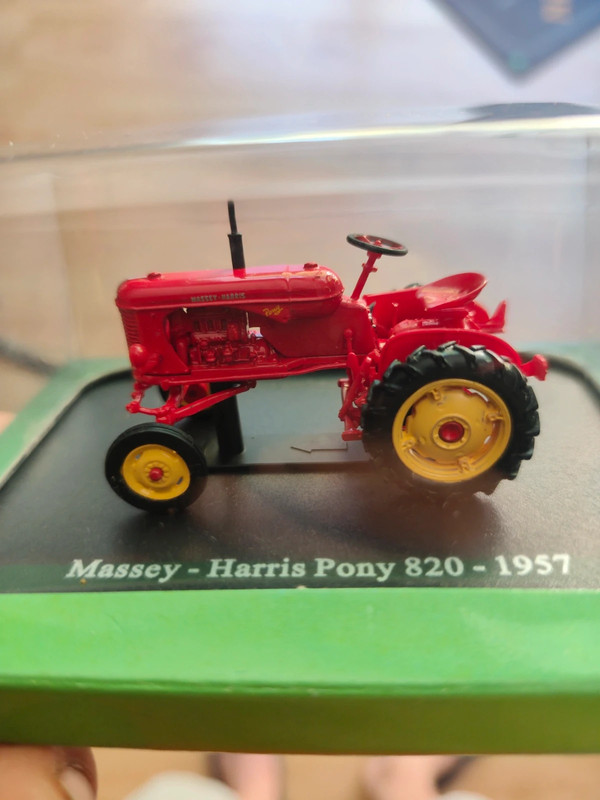 Tracteur Massey Harris pony 820