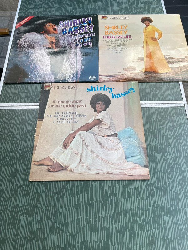 Lot shirley bassey