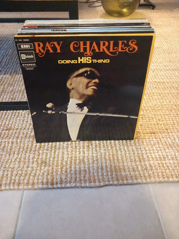 Ray Charles doing hos thing 33t soul funk