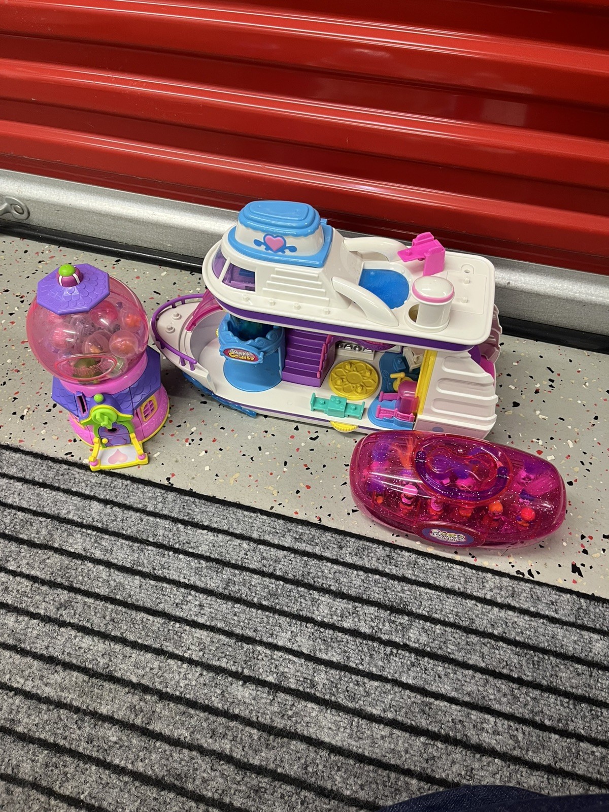 SQUINKIES LOTTO 59 FIGURINE NAVE DA CROCIERA SORPRESA BARCA PLAYSET GIOCATTOLO + ACCESSORI