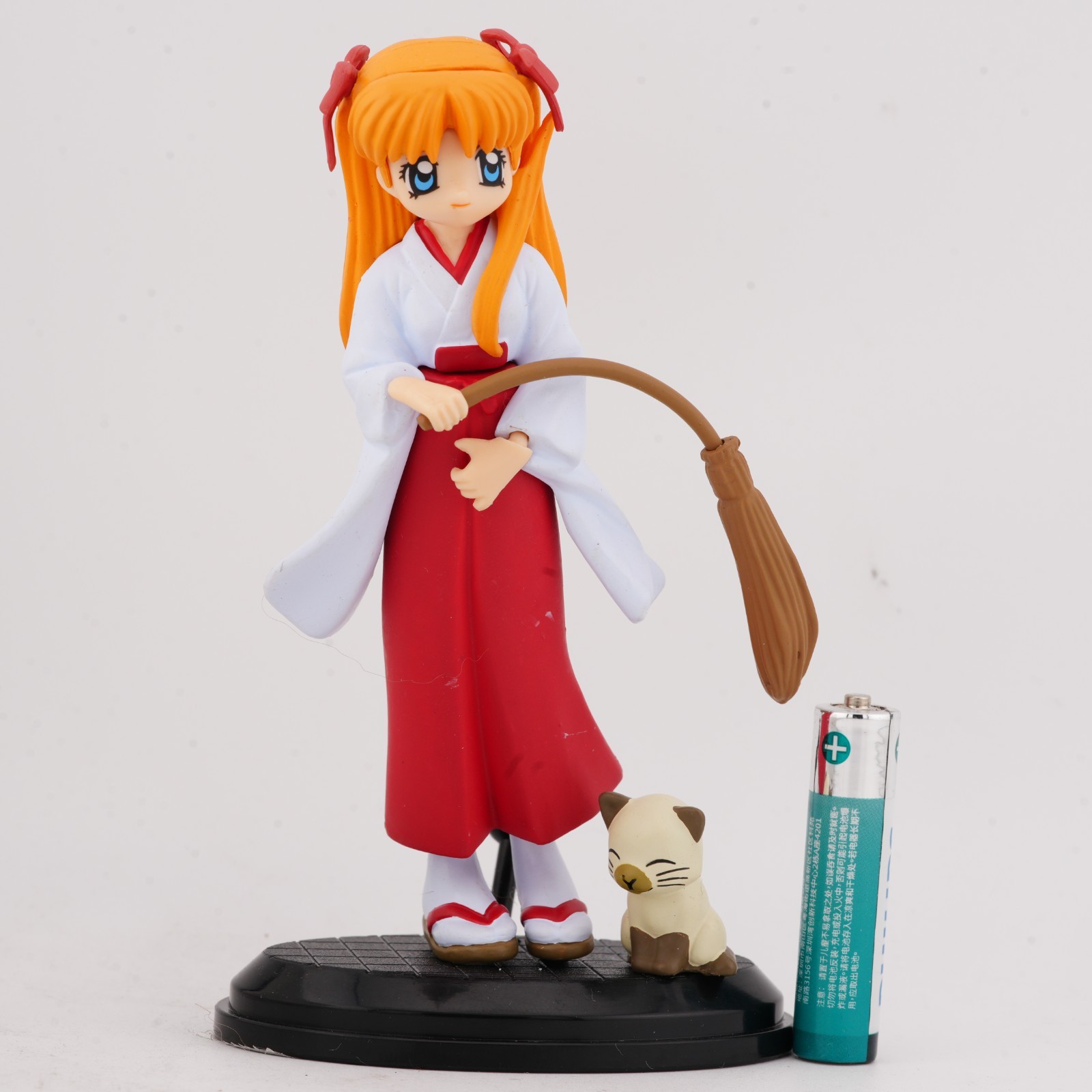 Figurina commerciale Makoto Sawatari in abito miko (fanciulla santuario) della D.G.P. 