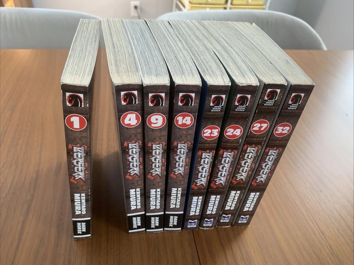Lotto fumetti manga BERSERK vol 1, 4, 9, 14,23, 24, 27 32 Kentaro Miura Dark Horse