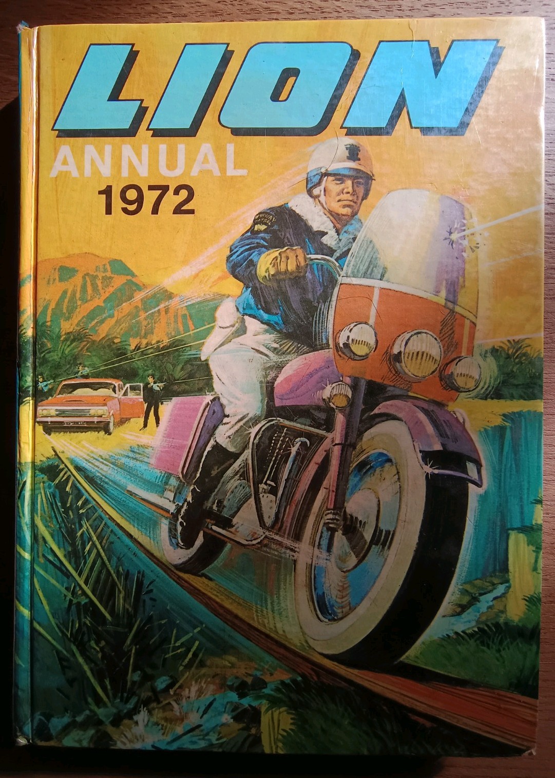 Lion  Annual 1972 Unclipped Excellent Condition