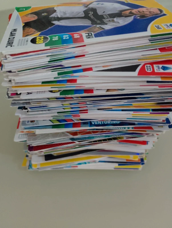 Carte miste seria Champions