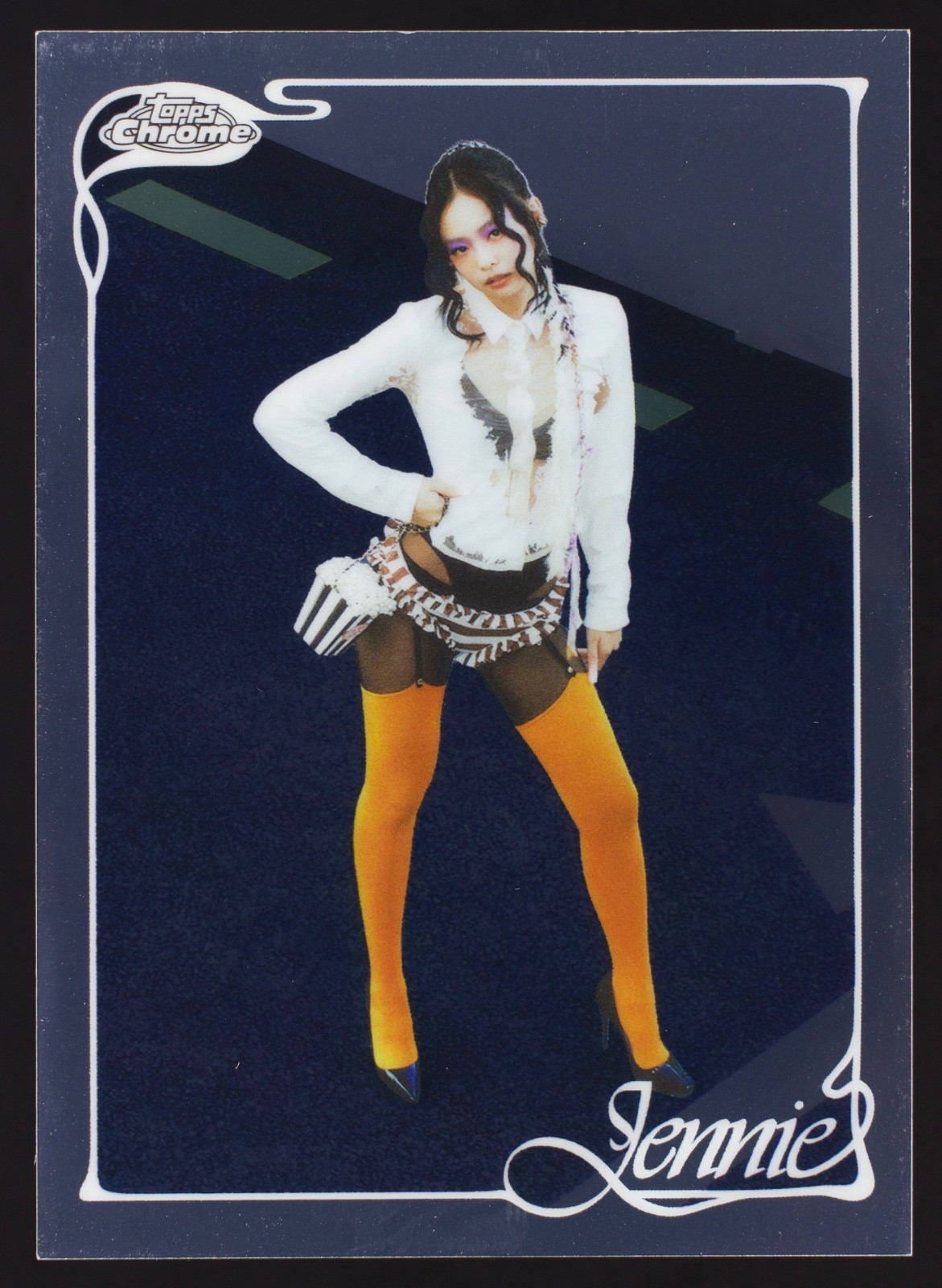 Base album 2026 Topps Chrome x Jennie #26 rubino rosa nero K-pop
