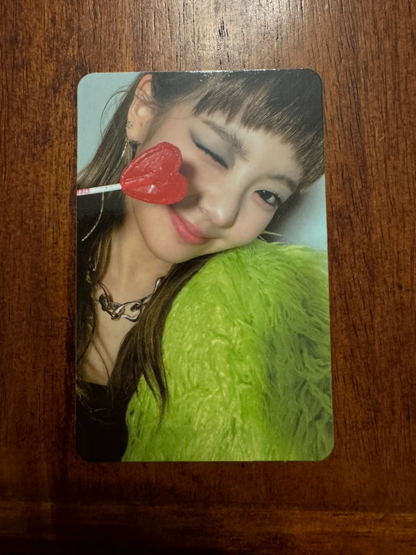 Lia photocard Guess Who