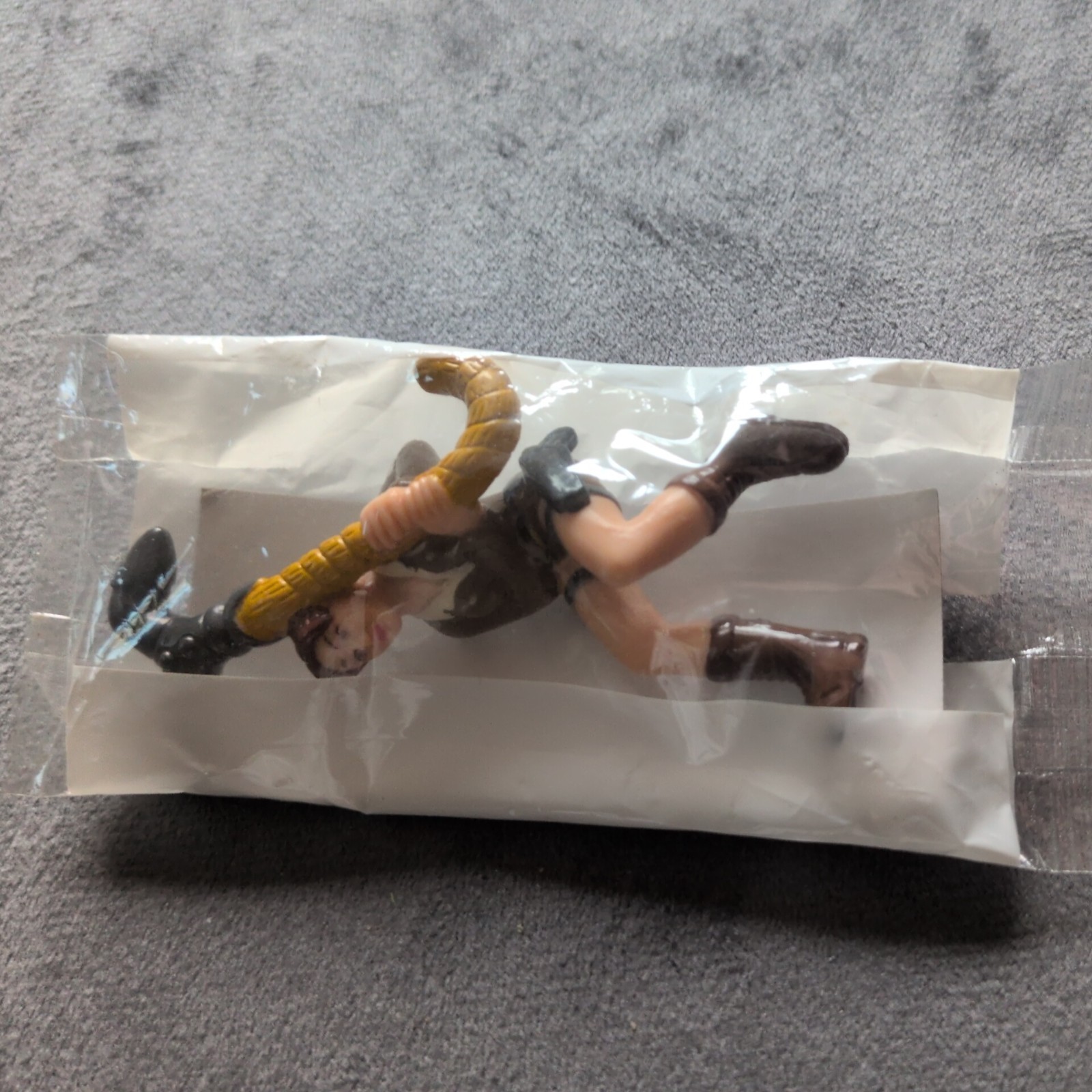 LARA CROFT SIGILLATO 2001 PROMO NESTLE TOY - PLAYSTATION 1 / PS1 FIGURE "HOOK" HOT 