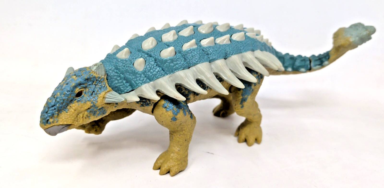 Jurassic World Camp Cretaceo Roar Bumpy Ankylosaurus testato (ha bisogno di batterie)