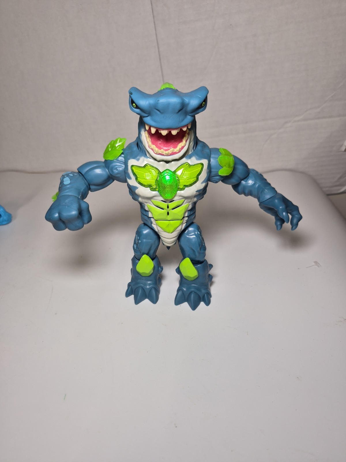 Beast Lab Shark Beast Action Figure Creatore Esperimento Luci Suoni Testato
