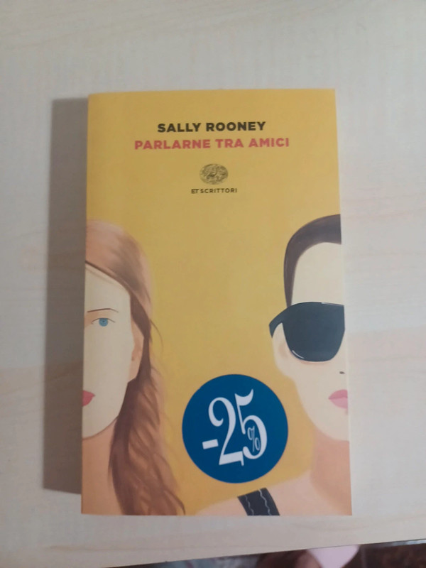 Libro 'Parlarne tra amici' di Sally Rooney
