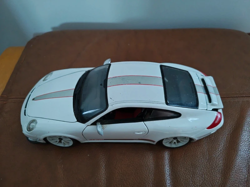 Miniature Porsche GT3 RC 4.0