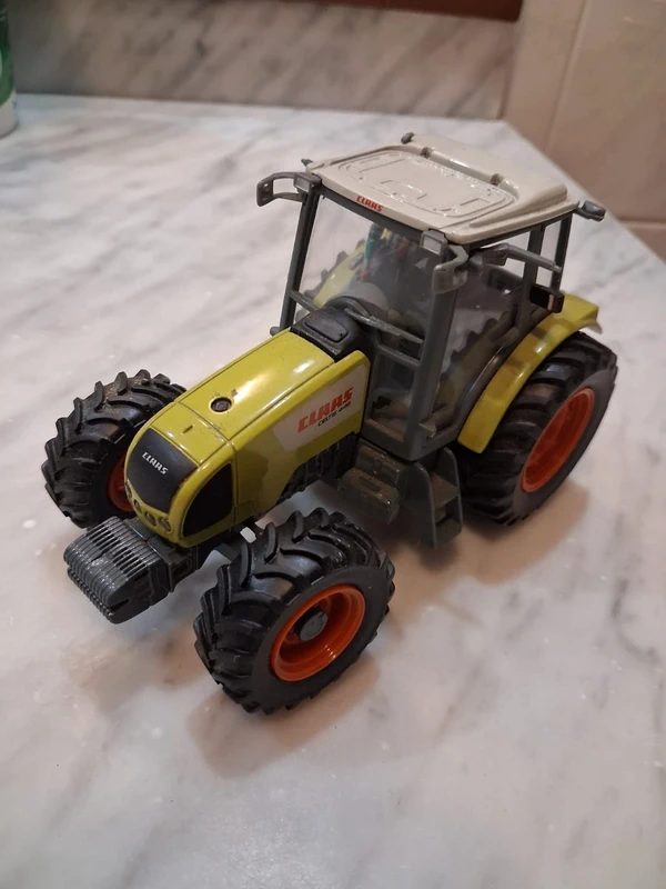 Trattore Claas Celtis 1/32