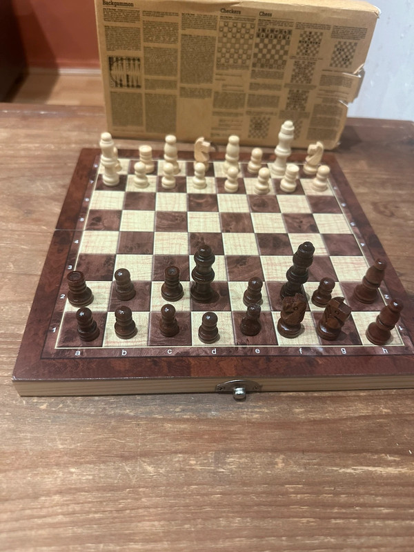 Échiquier 3 en 1 de 24 cms neuf ( échecs - dames - backgammon)