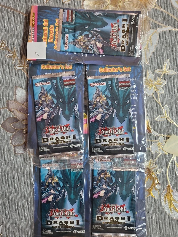 Yu-Gi-Oh! Lotto  di 5 buste sigillate