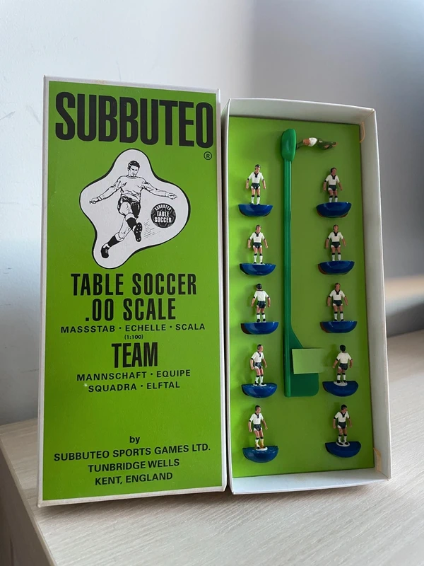 Vintage Subbuteo Heavyweight Team White and Blue