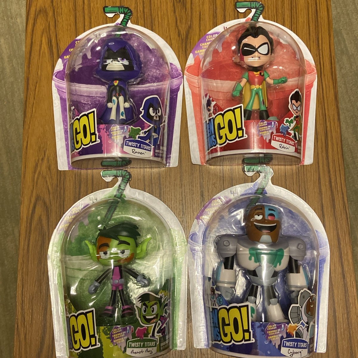 Twisty Titans Figura Teen Titans Vai! Cambio colore variante '24 NUOVO SET DI 4 Raven