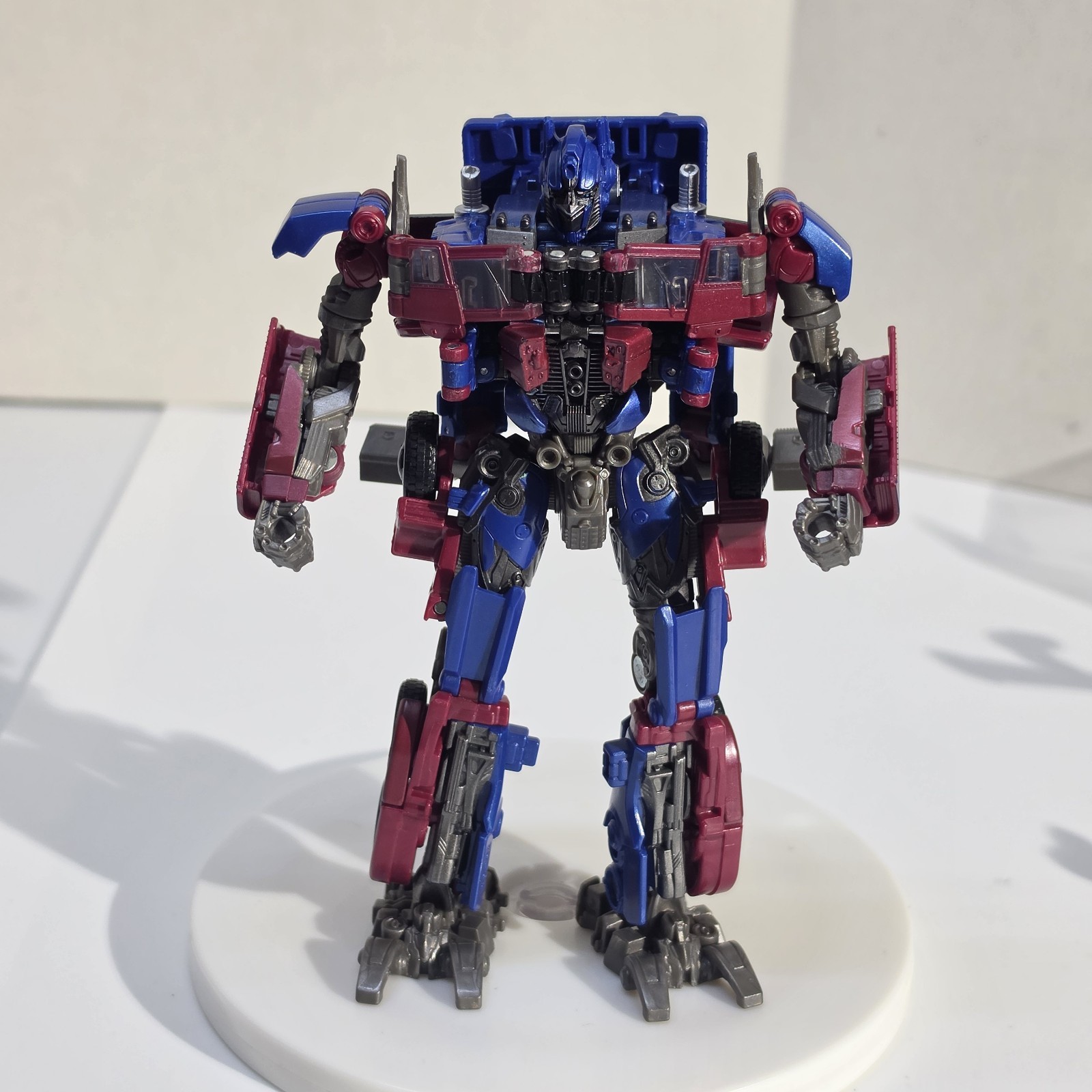 Hasbro Studio Series 05 Voyager Transformers Optimus Prime Action Figure