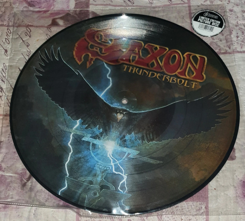 Saxon vinile