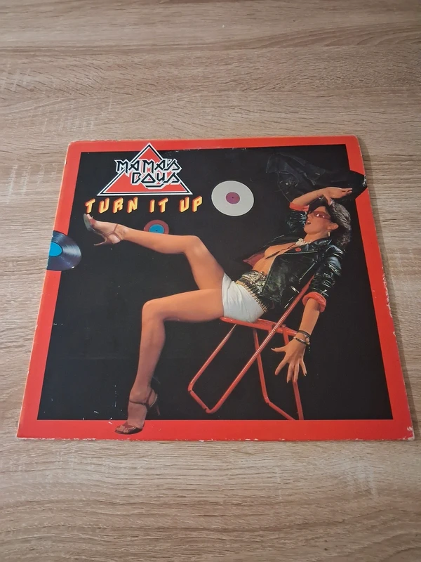 Vinyl mama's boys turn it up