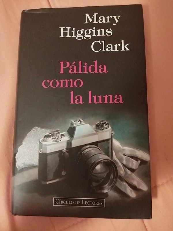 Libro "Pálida como la luna" de Mary Higgings Clark